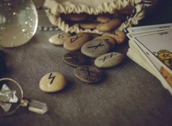 Lectura de tarot con runas