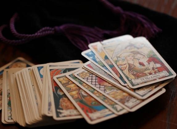 cómo se echan las cartas del tarot